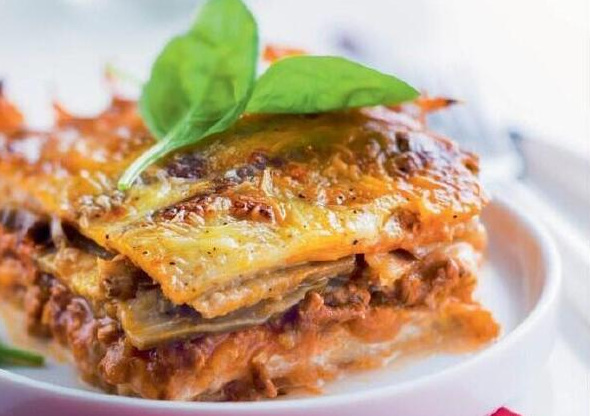 tupperware_fr's tweet photo. Les lasagnes de légumes, quelle bonne idée pour un repas en famille 👨‍👩‍👦‍👦 ! C'est sain, équilibré et raffiné 😙 !  
✅ Découvrez la recette 👉  https://t.co/4YAbU6fir6 https://t.co/XJ6Golp7v4