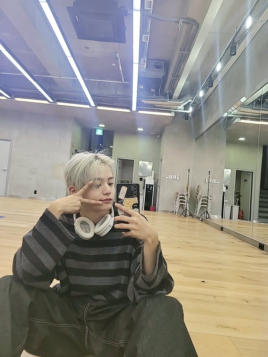 fantasyboys_mem's tweet photo. [#홍성민] 

월요일 좋아아아!!
월요일 좋아...?? 

#FANTASYBOYS #판타지보이즈
#HONGSUNGMIN https://t.co/9t3PpAyOj6