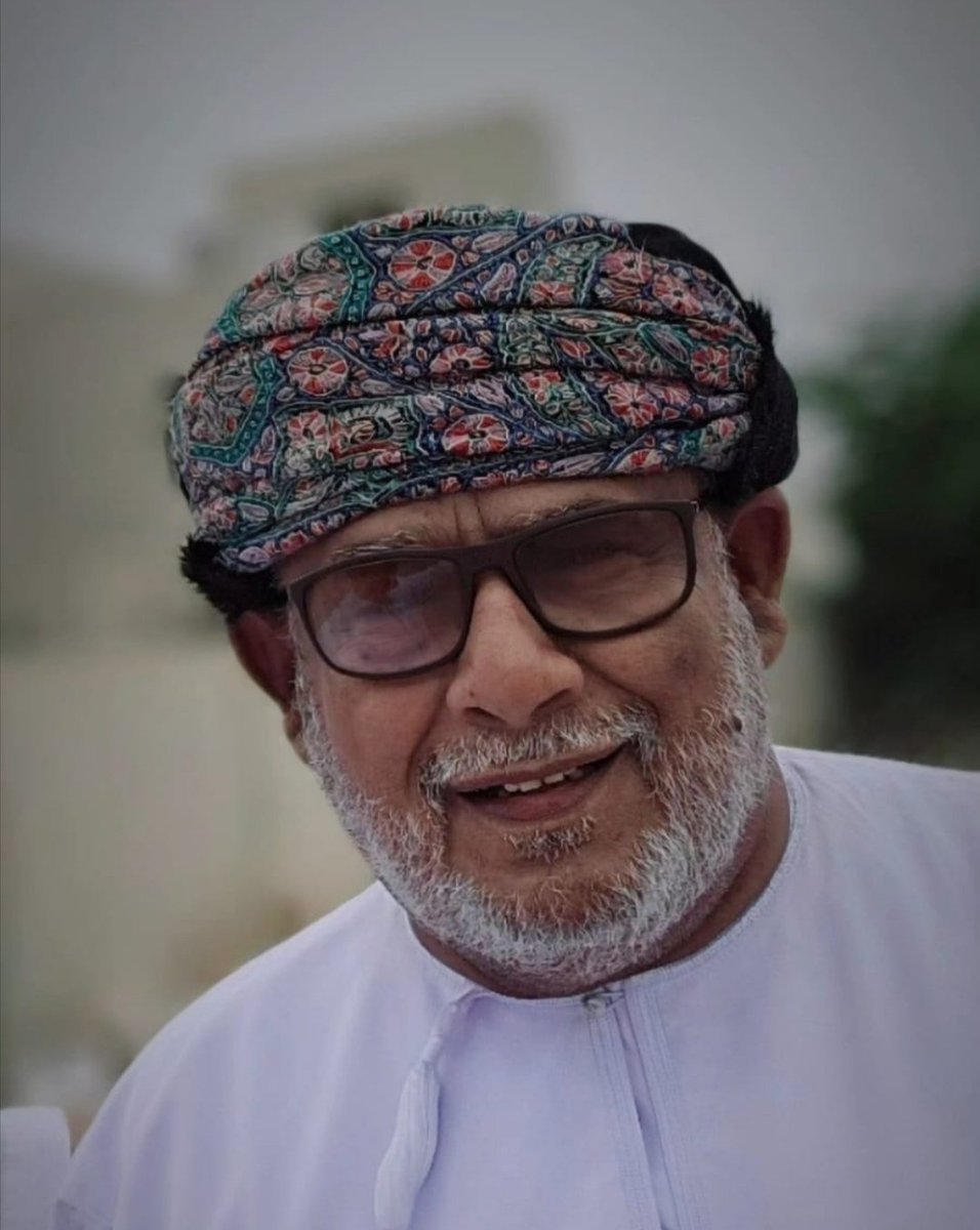 adil_m_alrawas's tweet photo. لايمكن
للذاكره أن تتخطّى أبا أحمد..ان عادت  لأيام جميله لن تعود..هناك بين جنبات صلاله الوسطى سيظهر وجهه الباسم السمح..وبين تلك البيوت سيتجلّى جميل أفعاله وسجاياه..أخذ من والده رحمه الله الكثير من الصفات النبيله..رحم الله علي بن أسلم بن فرج الزوامري..وأسكنه فسيح جناته..آمين.يارب🤲 https://t.co/T4vzrECfWg