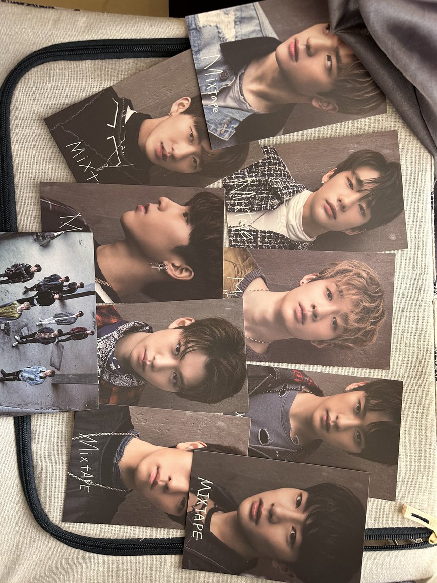 hollydeiji's tweet photo. WTS! ALBUM STRAY KIDS ‘I AM NOT’ ‘I AM WHO’

defect ada di album I AM NOT kena sayatan di covernya 
Cuma dapet CD &amp; ALBUM
Bonus Postcard
 💸 200k aja!
boleh tanya” dan nego kalo mau!

wts wtb straykids https://t.co/NTFlCWaAkV