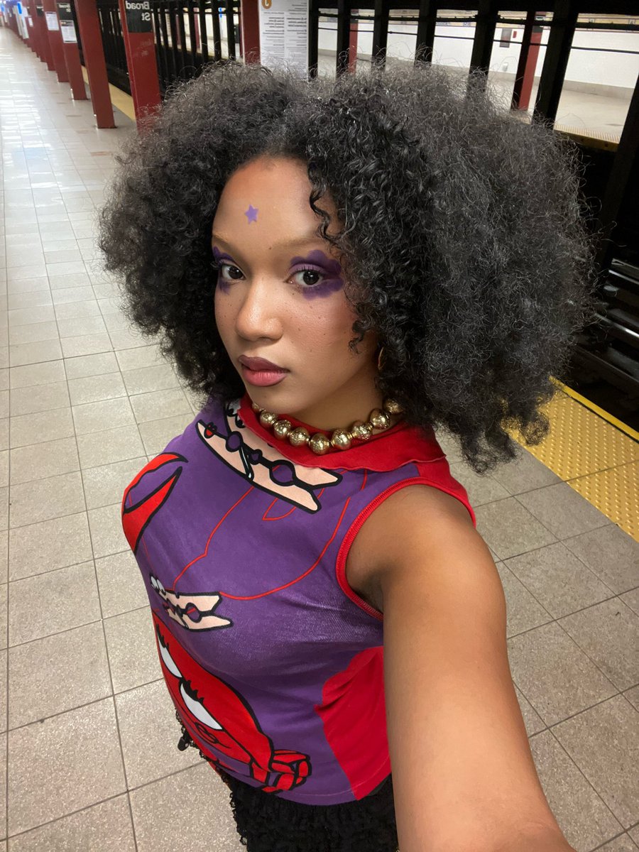 handsomegirly_'s tweet photo. Day 2, I be dressed like this just to go no where! https://t.co/lqH5yj2b1m