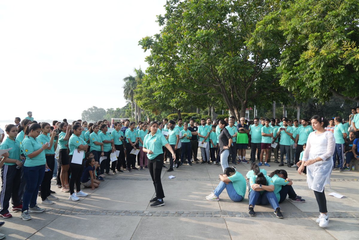 djicmhpgimer's tweet photo. Department of Psychiatry in collaboration with @ARDPGI organized #RunForMentalHealth, event garnered an overwhelming response, with active participation from over 400 residents, faculty, and HCWs to raise awareness about #SuicidePrevention on #WorldSuicidePreventionDay #DJICMH https://t.co/gP6HGz7UJw