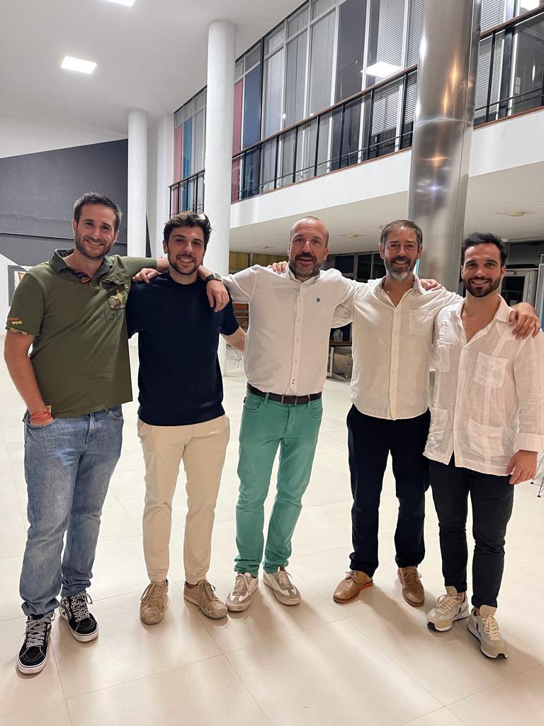 Curso #FIR Madrid. 
¡No todo es estudiar pero #VaASerQueFIR! #equipazo 

#FIR #farmacia #farmaceutica #farmaceutico #academiaFIR #preparacionFIR