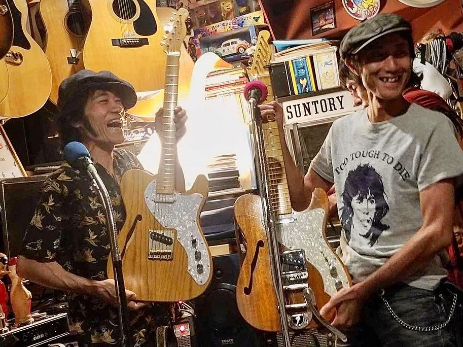 fuyuki_guitar's tweet photo. テレキャスターシンラインを
1回のライブで2本弾くという贅沢
🎸🎸
#TelecasterThinline https://t.co/alBWgvjVPw