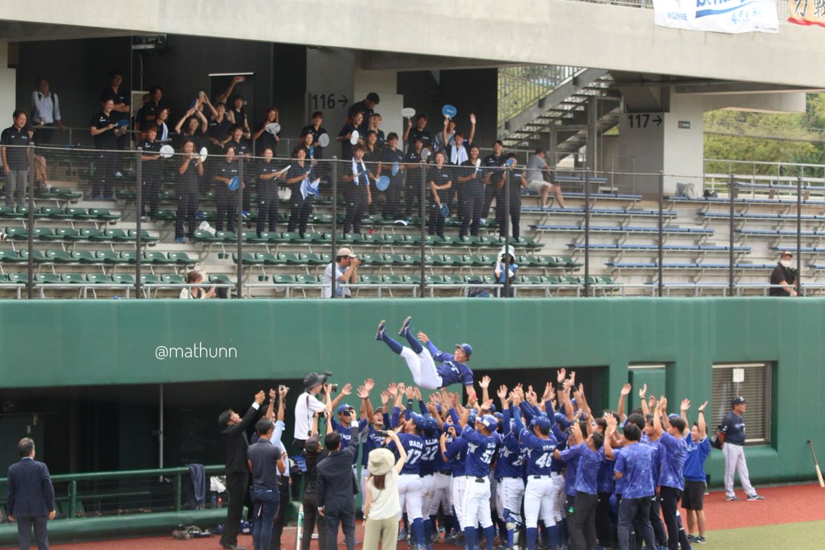 mathunnpicture's tweet photo. 日本選手権 関東代表決定戦 エイジェック vs 茨城日産
日本選手権出場が決まり、歓喜に沸くエイジェックの皆さん
(2023年9月11日撮影@等々力球場) https://t.co/hM7liR5f13