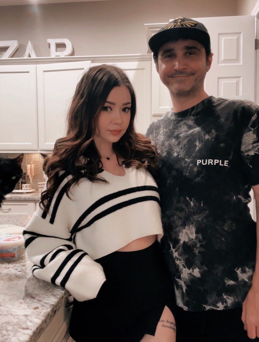 carolinestormi's tweet photo. Date night! Guess who made what pizza 🍕! https://t.co/YbPT8bjtoe
