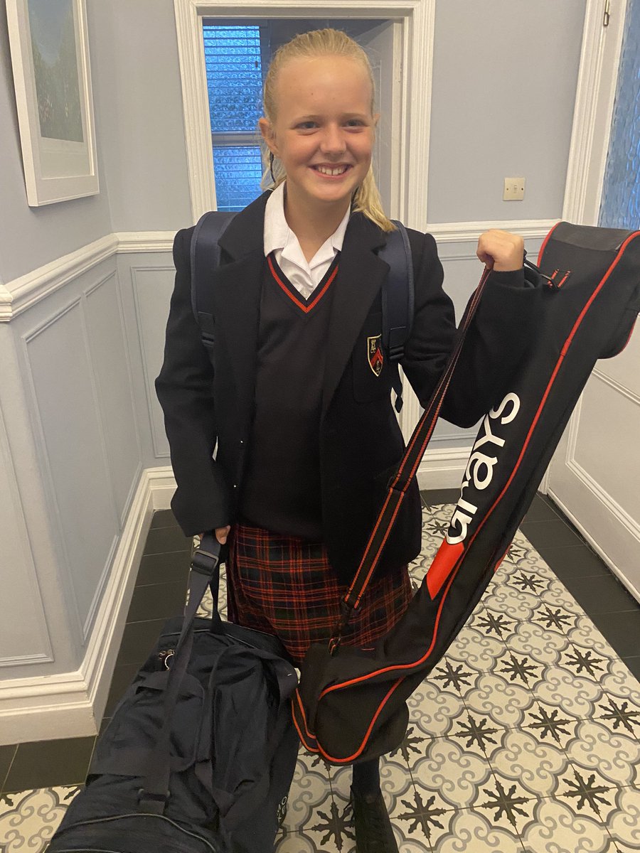 And there she goes off to secondary school - so excited about the next chapter. Go be amazing Izzy 😀 @oakessaltash @MountKelly @MountKellyFooty