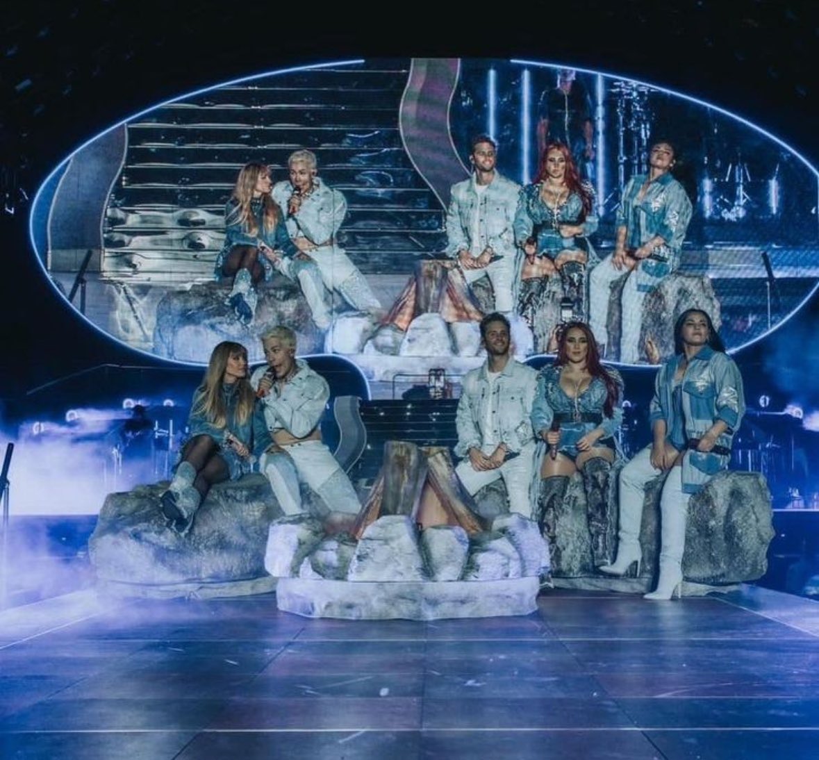 Paaolamucci's tweet photo. Até no meu casamento teve a tu lado, sonhei quase 20 anos com esse momento!.
DEVOLVE MEU MEDLEY !!!!
JUSTICE FOR MEDLEY BALADAS

@Anahi 
@DulceMaria 
@maiteperroni 
@christiancha 
@christopheruck 
@billyrosas 
@soyrebeldetour https://t.co/IgktmlYLVs