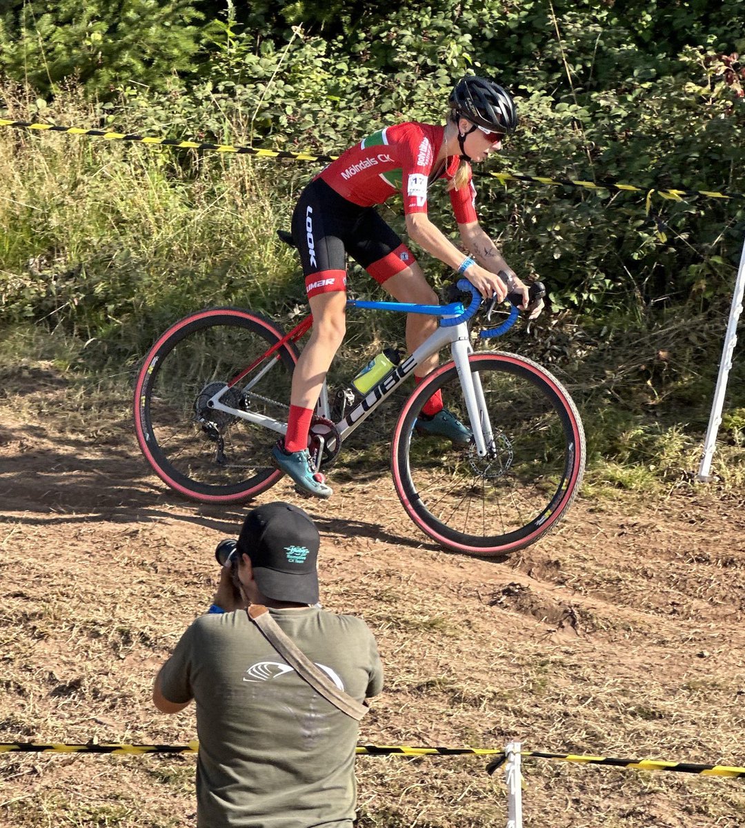 First races of the CX-season done. Got dusty - but not dusted😀 
Really hot temperatures made it a bit different from the muddy and rainy days you might expect from fall - but great fun and a good start of the season 💪
#CXishere