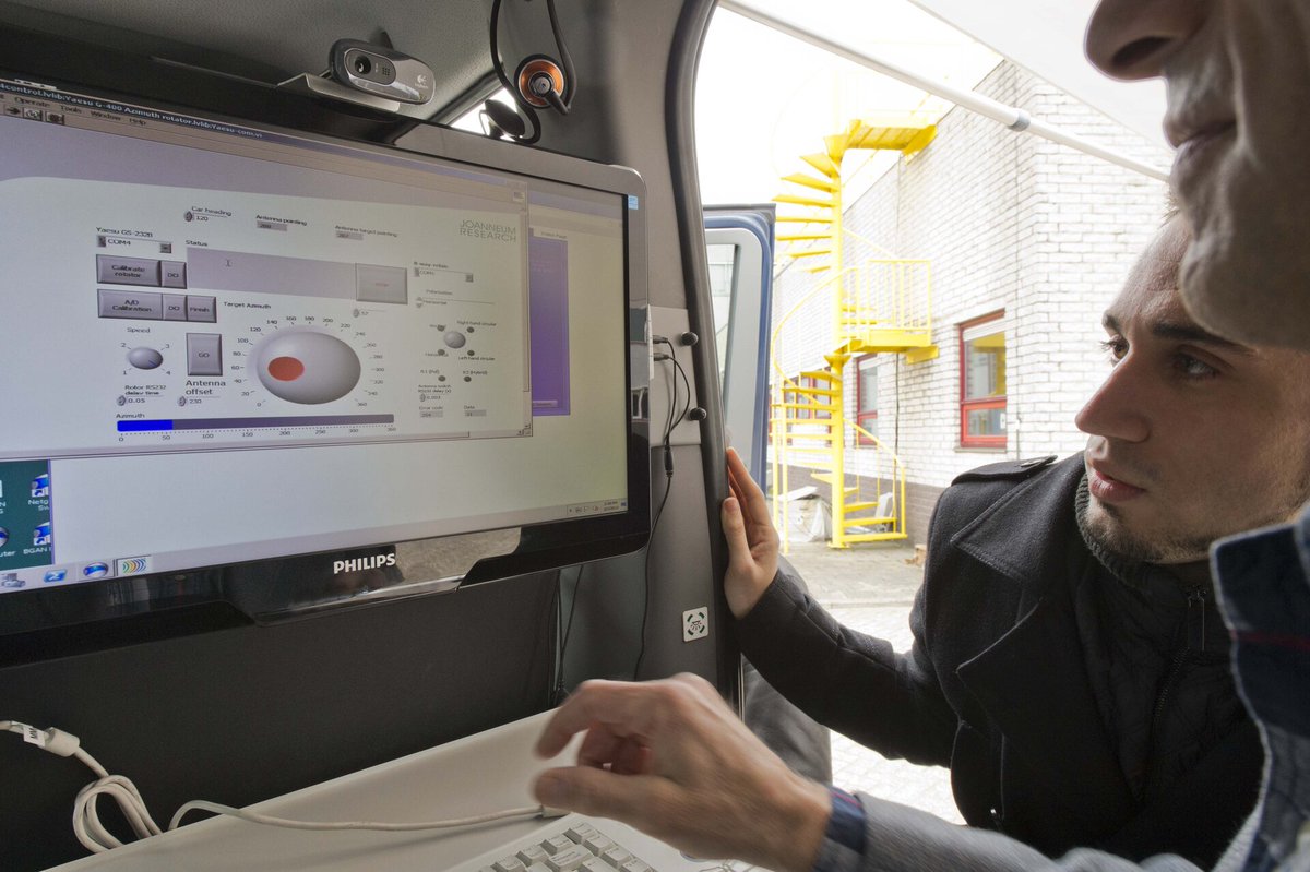 ESA_Tech's tweet image. Our @ESA #satnav receiver vans – driving between the busy heart of Rotterdam, quiet countryside, and #ESATech centre #ESTEC in 🇳🇱 – confirm that #Galileo signals now provide more rapid positioning, plus added robustness and streamlined timing info esa.int/Applications/N…