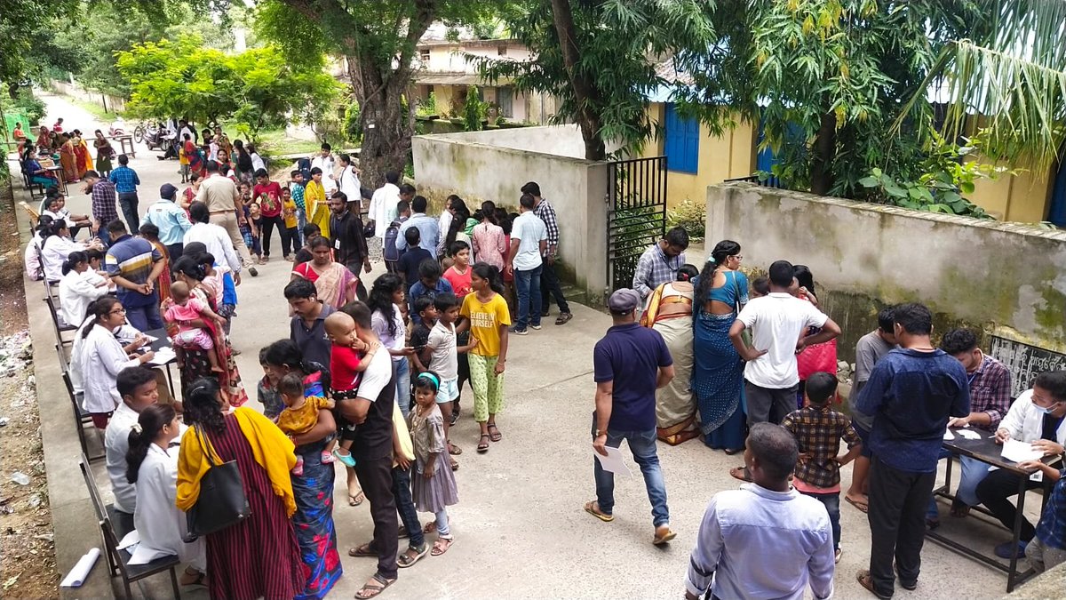 Sanjitprad94271's tweet photo. #2000 voices united at Gopabandhu Ayurveda Medical College, standing up for Ayurveda's 
demand. Let's build a healthcare landscape that encompasses every option. 🌿🌿 #JusticeForAYUSH 
#OdishaCares"
@PMOIndia @MoHFW_INDIA @MoSarkar5T @narendramodi  @HFWOdisha  @rashtrapatibhvn https://t.co/8N7AFWK7Ua