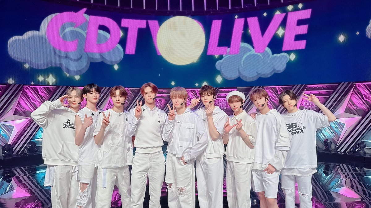 andTEAMofficial's tweet photo. [#今日のandTEAM] 230918
@ CDTVライブ！ライブ！
「月が綺麗ですね」を
テレビ初披露させていただきました🌙❤️
ご覧いただきありがとうございました🌕

#andTEAM
#CDTVライブライブ https://t.co/xm40uKokWk