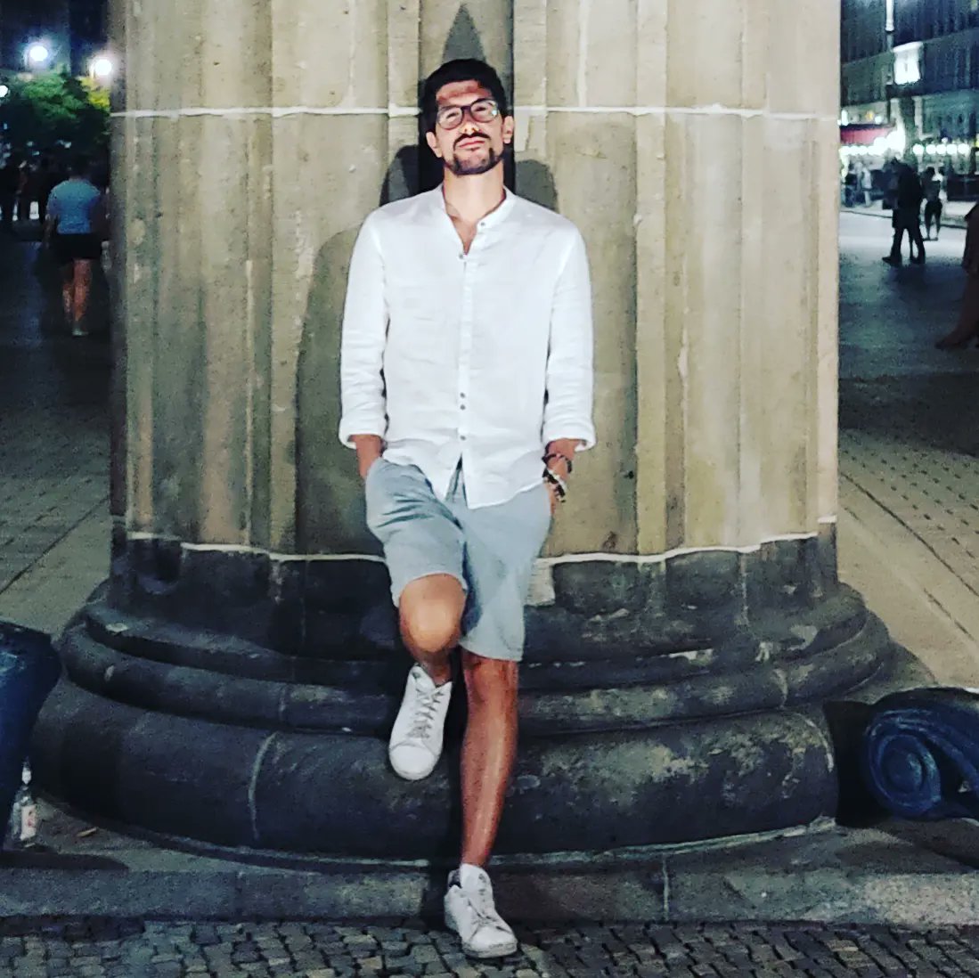 MrFox_86's tweet photo. La Brandeburger Tor, il Reichstag and me 🇩🇪♥️
#brandeburgertor #reichstag #Berlino https://t.co/K3JKilDsDy