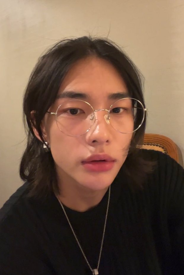 hyunothinker's tweet photo. this hyunjin will go down in history https://t.co/MUJvHwT5oO