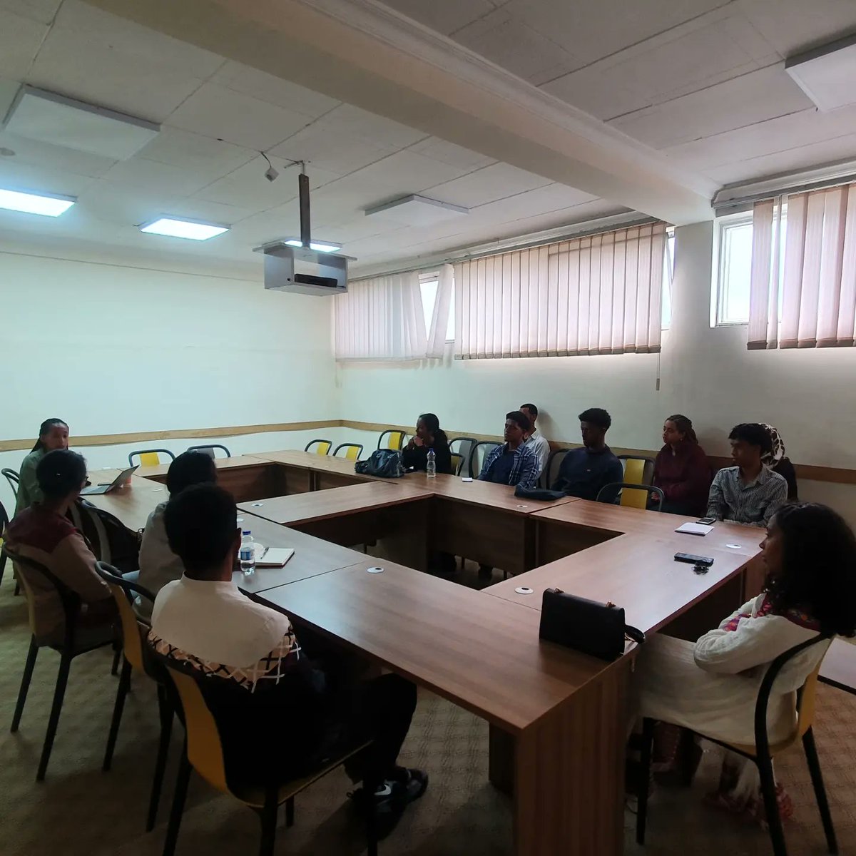 RacAbocher's tweet photo. ✨What an insightful session!✨

🍁The club would like to thank the ones who were able to join the session. We hope you had a great time!🍁

Make sure to join our upcoming sessions as well!

Follow us🌝
#racabocher #createhopeintheworld #generalassembly #bebold #lifteachotherup https://t.co/0DAfdWZLs8