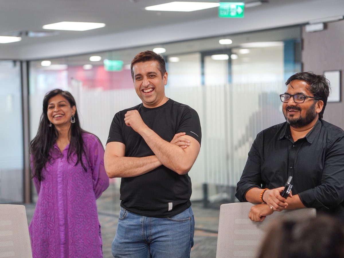 MadhavSheth1's tweet photo. Meeting KNIGHTS during the KNIGHTS EXPLORER Program. Your feedback and suggestions are extremely valuable. See you all at the HONOR 90 launch event on 14th Sept, 12:30PM
#HONOR90 #ShareYourVibe #KNIGHTS https://t.co/U256nNseuU