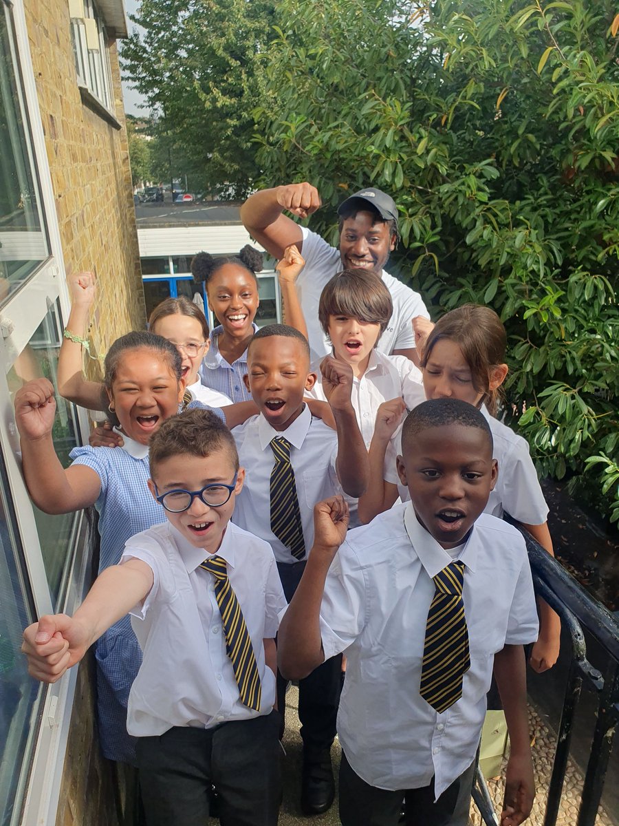 ststephensSW8's tweet photo. π Our lovely Year 6 children are ready and enthusiastic about the year ahead! Lots of new things to learn and adventures ahead! β¨οΈ @Evolve_Impact #StStephensYear6 #SchoolStart #ReadyToLearn #StStephensCommunity https://t.co/59yrE1OcNw