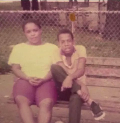 Gebeeloo's tweet photo. #FlashbackZone ni mjaluo aliayeamua kujiita Jay z HAPA alikuwa kwao Wagire panyakoo mitaa ya Maomao miaka hiyo kabla hajaenda maandishi matatu😛😛

Oyaa Have a blessed week may family https://t.co/7ugf7NXquG