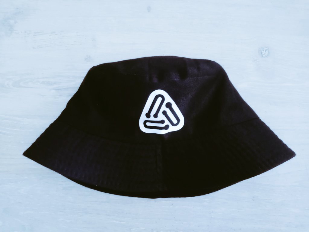 Marque_Studio's tweet photo. Our FOREVER Special at your favorite Studio, print both a tshirt and cap/ beanie/ hat for R100, save R10 🐥

#MarqueStudio #BrandMeMarque https://t.co/X4s562ydls