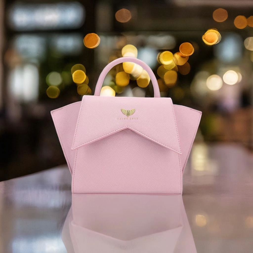 Lilith

With a carry handle, detachable strap and custom moth emblem.

Designed in our Melbourne studio.

saintivvy.com/lilith-floss

#handbags #handbaglover #veganhandbags #fashion #pinkhandbag #handbagaddict