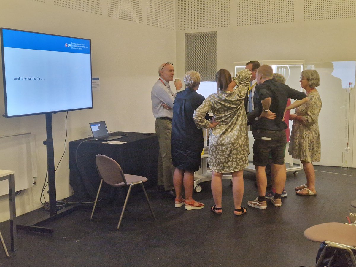 <a href="/EuroRespSoc/">ERS</a> Skills workshop on the quality assured performance and interpretation of spirometry and body plethysmography in full flow. Already great engagement from the delegates and of course the level of expertise off the scale!
#ERSCongress #ERS2023