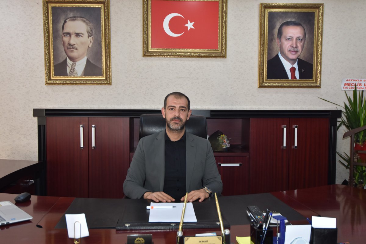 AkArtuklu's tweet photo. 2023-2024 Eğitim-Öğretim yılında ders başı yapacak öğrencilerimize, onları geleceğe fikri,irfanı,vicdanıhür,sorgulayan,araştıran ,özgür, milli ve manevî değerlerine bağlı yetiştiren öğretmenlerimize, ailelerimize yeni #Eğitim #Öğretim yılını kutluyor, başarılı bir yıl diliyorum. https://t.co/B8FZ8gSyuC