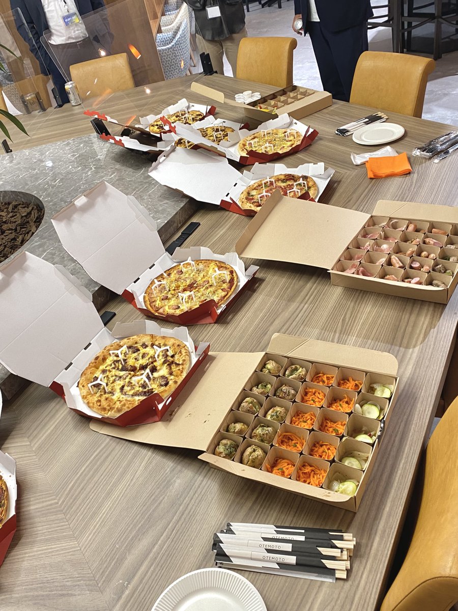 _MSDcorp's tweet photo. 先週の金曜日、社内での懇親会を開催いたしました！
ご飯とお酒をたくさん用意😊
楽しい懇親会となりました👏

#企業公式相互フォロー #企業公式秋のフォロー祭り https://t.co/CUnHivRBif