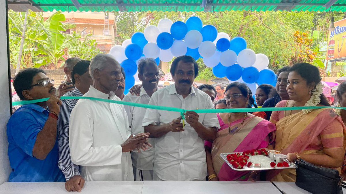 Manothangaraj's tweet photo. இன்று குமரி மாவட்டம் ஆற்றூர் சந்திப்பில் புதிய ஆவின் பாலகத்தை திறந்து வைத்து விற்பனையை துவக்கி வைத்தேன். https://t.co/n8bQ9n7Ey1