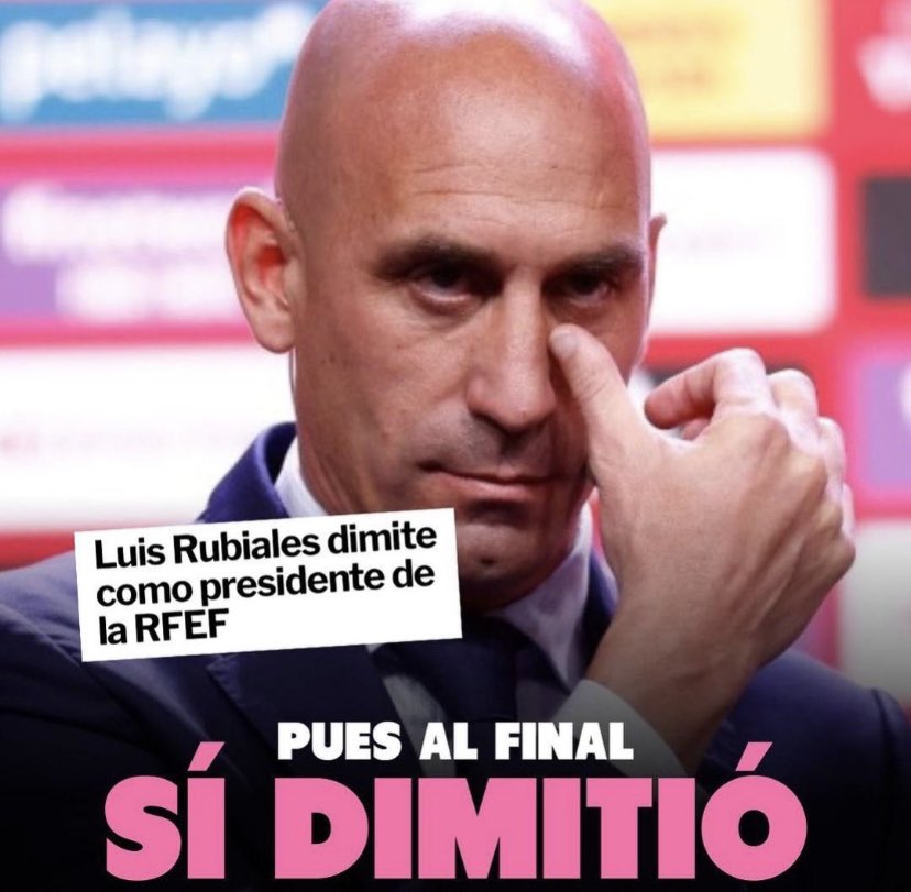judit_sinhache's tweet photo. En la entrevista que Rubiales anuncia su dimisión ha dicho que sus hijas han sufrido los efectos de una persecución desmedida

1°: Si él hubiera pedido perdón al principio de “verdad”, les hubiera evitado todo a sus hijas a las que él, y sólo él, expuso

2º: Si hubiera dimitido hace 15 días le hubiera ahorrado la dieta a su madre y el bochorno al resto

Este gañán ha dimitido y lo triste es que aún NO ha entendido nada