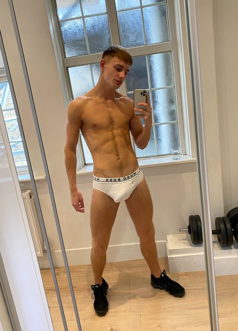 Up bright and early 😏 https://t.co/Ipc5mRyHUW