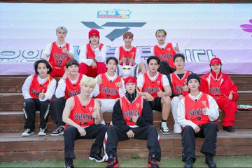 feat_annaaa's tweet photo. when na pd became a carat and a carat recruiter 😭 https://t.co/D2m8uHlhE3