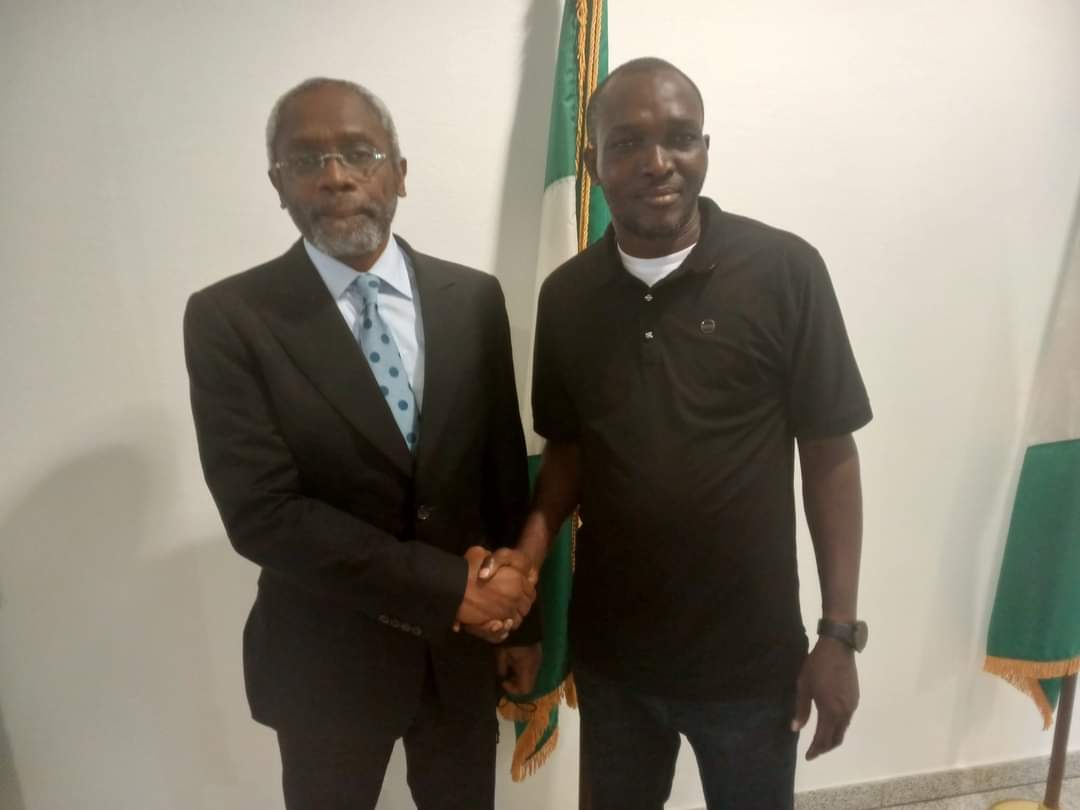 CRA_NGFarmForum's tweet photo. #AGBADOVOLUTION: The Legendary @RetsonTedheke01 wrote; One Farmer Can Feed a Home and If A Farmer Can Feed a Home, He or She Can Feed a Village and If He or She Can Feed a Village, The Farmer Can Feed A Town, A State and A Country! https://t.co/iNUImsOvYP