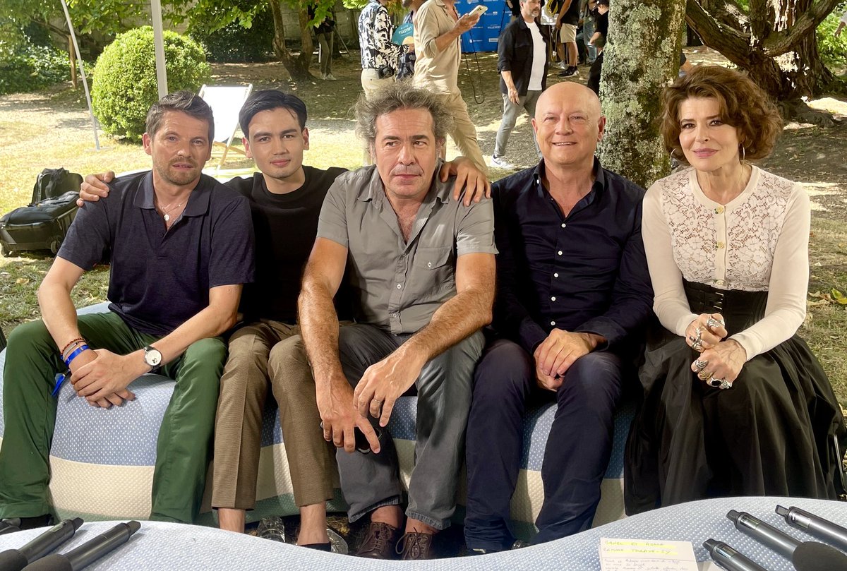 Le film prône la fraternité pour l’accueil des réfugiés, la grande #FannyArdant est mon invitée sur @tv5monde dans une émission inédite enregistrée au ⁦<a href="/FFAngouleme/">Film Francophone à Angoulême</a>⁩ avec #PierreDeladonchamps #NawidElham et le réalisateur #BenoïtCohen pour #MaFranceÀMoi bientôt au cinéma