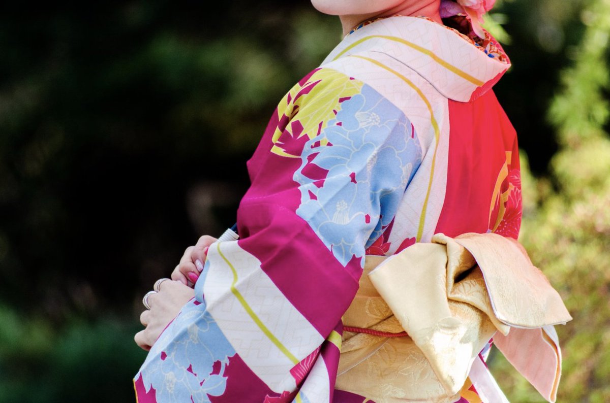Shibby3601's tweet photo. Kimonos: Great gifts, varying prices. Second-hand bargains in Kyoto. Yukata sets common in tourist spots.

#Kimonos
#JapaneseCulture https://t.co/Y53NPf2YcT