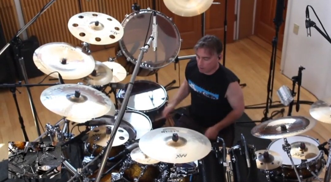 Sym246's tweet photo. SYMPHONY X drummer Jason Rullo just shared a mindblowing play along for "The Death of Balance", taken from their brilliant album "V: The New Mythology Suite". Check it out here 🎶🔥🤘
https://t.co/Kq9cBxRcqd
#symphonyx #progmetal #drummer #jasonrullo #mostlymetal #MusicMonday https://t.co/Kg4pmDV8Me