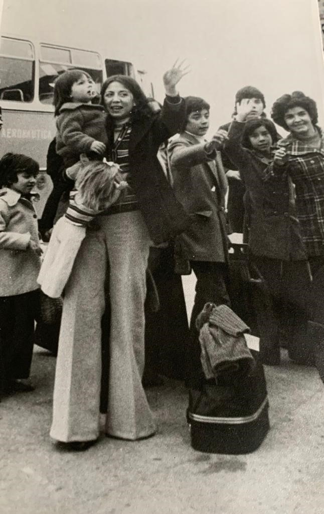 NorwayMFA's tweet photo. A strong message of solidarity from Norway to all Chileans commemorating 50 years since the military coup.

After the coup, Norway assisted many of those who needed protection and fled due to prosecution.
Today, Chile and Norway are close allies.

Por la Democracia, siempre. https://t.co/Tp59jHKWnD