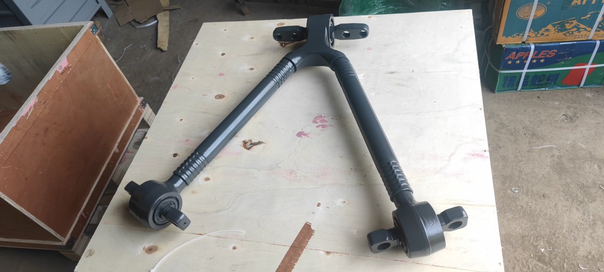 High quality v stay rod for HINO TRUCK 
#draglink #pushrod #guiderod #truckparts #trackarm #linkage #tierodassembly #steeringrod #hinoparts #renaultparts #volvoparts #manparts #autoparts #vstay #vrod