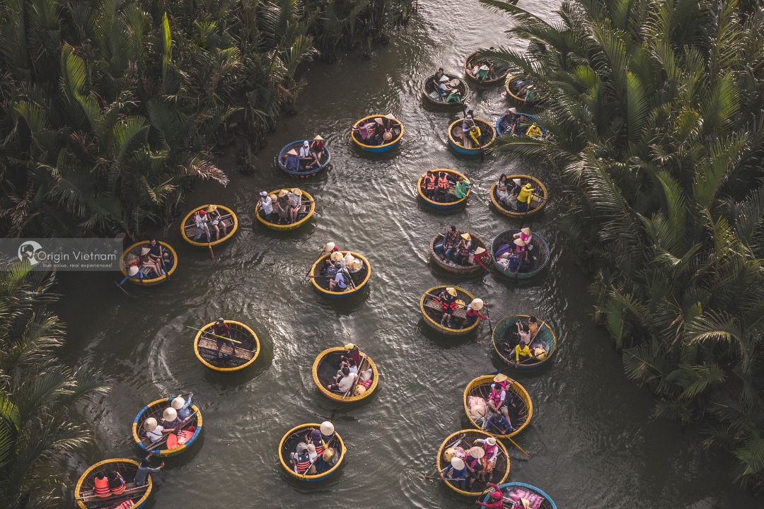 Originvietnam's tweet photo. Do you know which destination this is in Vietnam?
#VietnamTravel #ExploreVietnam #GuessTheDestination #OriginVietnam #OriginTravel https://t.co/Ut3zlcUAuS