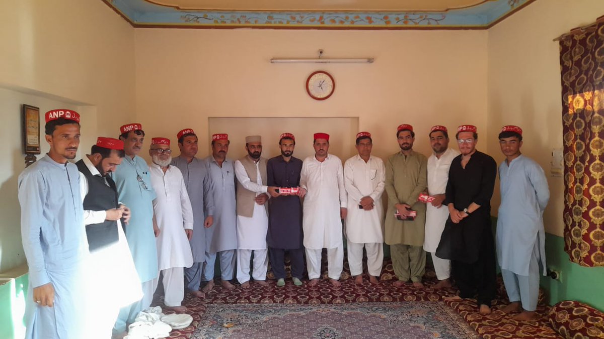 ANPOPakhtunkhwa's tweet photo. ضلع کرم میں عوامی نیشنل پارٹی کی ممبر سازی مہم کا آغاز، ممبر سازی کے سلسلے میں منعقدہ اجلاس میں چیئرمین ضلعی الیکشن کمیشن نوروز خان اورکزئی اور دیگر ذمہ داران نے شرکت کی۔ چیئرمین ضلعی الیکشن کمیشن نوروز خان اورکزئی نے ذمہ داران کو ممبرشپ کاپیاں حوالے کیں۔
#ANPMemberShipDrive https://t.co/7B65EEj3bC