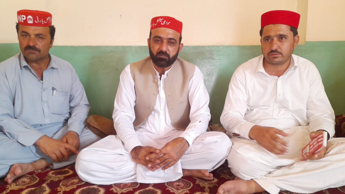 ANPOPakhtunkhwa's tweet photo. ضلع کرم میں عوامی نیشنل پارٹی کی ممبر سازی مہم کا آغاز، ممبر سازی کے سلسلے میں منعقدہ اجلاس میں چیئرمین ضلعی الیکشن کمیشن نوروز خان اورکزئی اور دیگر ذمہ داران نے شرکت کی۔ چیئرمین ضلعی الیکشن کمیشن نوروز خان اورکزئی نے ذمہ داران کو ممبرشپ کاپیاں حوالے کیں۔
#ANPMemberShipDrive https://t.co/7B65EEj3bC