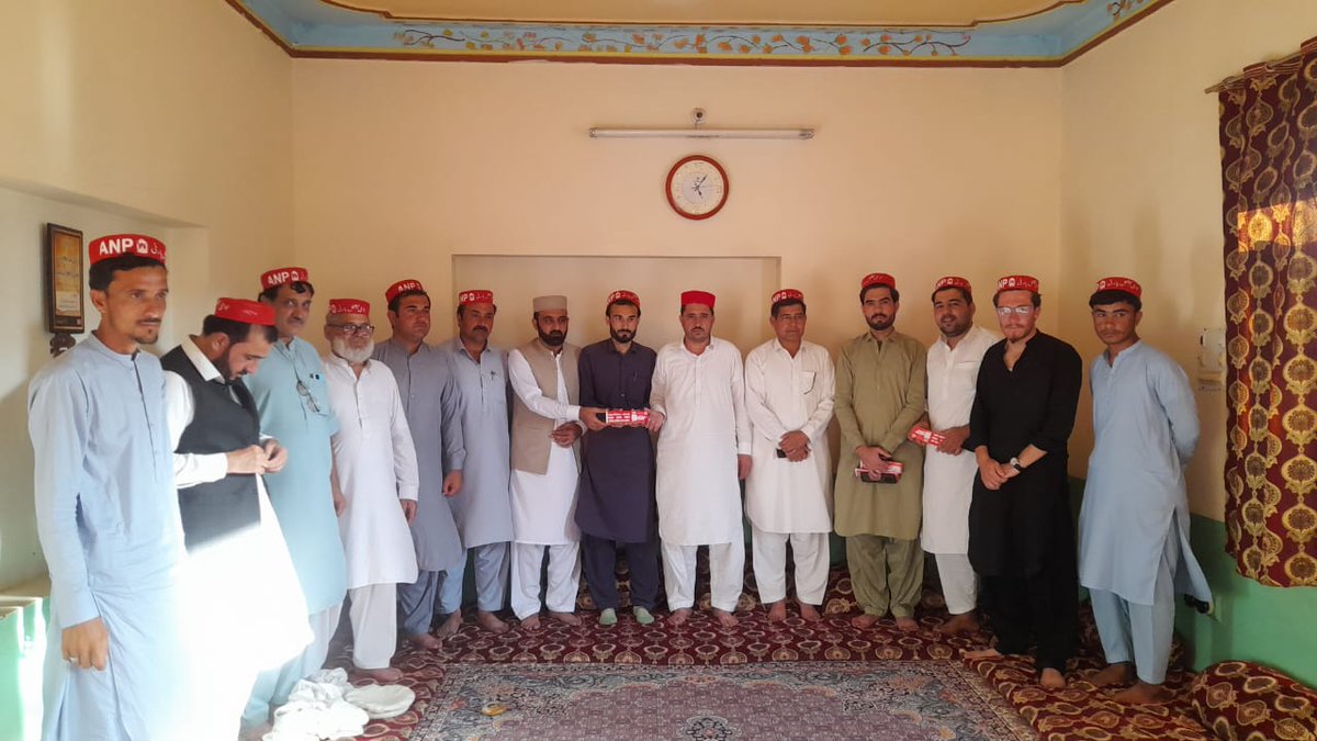 ANPOPakhtunkhwa's tweet photo. ضلع کرم میں عوامی نیشنل پارٹی کی ممبر سازی مہم کا آغاز، ممبر سازی کے سلسلے میں منعقدہ اجلاس میں چیئرمین ضلعی الیکشن کمیشن نوروز خان اورکزئی اور دیگر ذمہ داران نے شرکت کی۔ چیئرمین ضلعی الیکشن کمیشن نوروز خان اورکزئی نے ذمہ داران کو ممبرشپ کاپیاں حوالے کیں۔
#ANPMemberShipDrive https://t.co/7B65EEj3bC