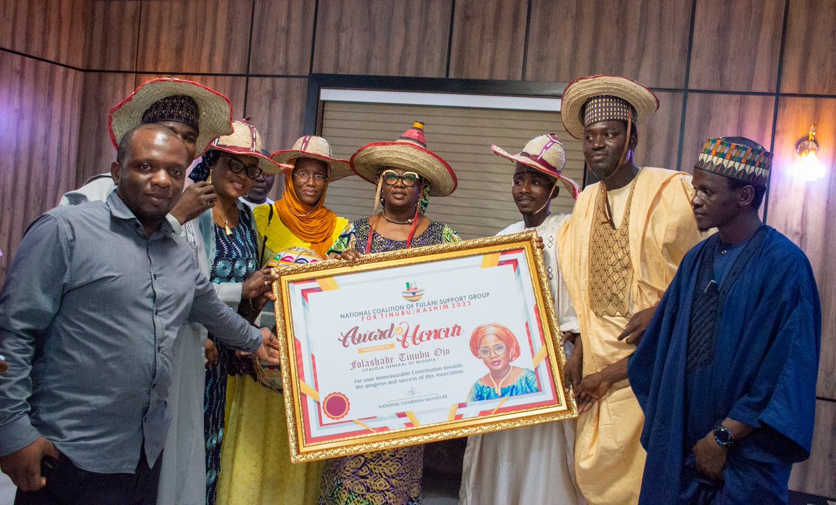 iyalojasgeneral's tweet photo. Though tongues &amp; tribes may differ, in brotherhood we shall stand. 
I am a Nigerian and I love to surround myself with purposeful and self-motivated youths and that was exactly what I found in the National Coalition of Fulani Support Groups for BAT-SHET. 
Thank you for ur efforts https://t.co/Swb3Tq7NNh