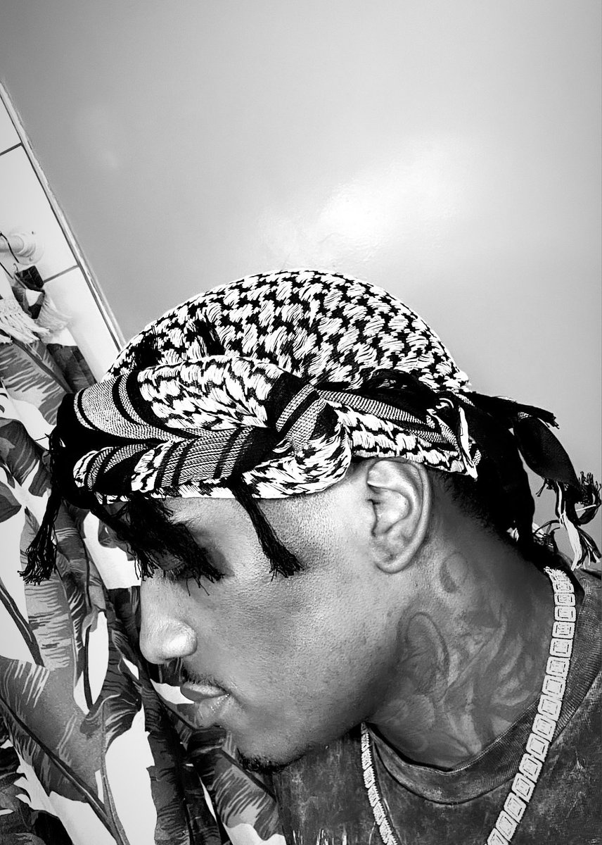 Adonis_Dfetty's tweet photo. The night is young but we not drunk enough . . https://t.co/PBCsUPxdbW