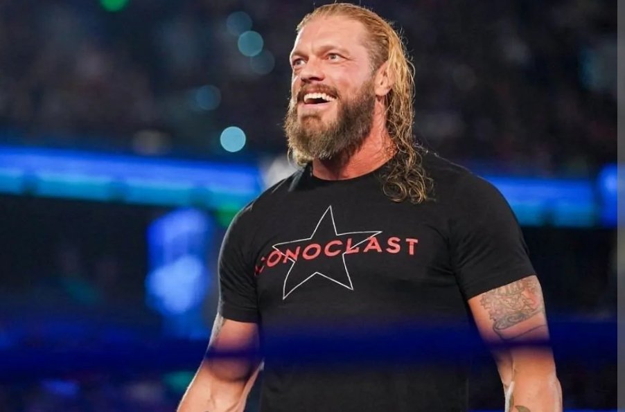 MattyWrestling1's tweet photo. Secondo alcuni fan WWE Edge starebbe firmando un contrato con l'AEW . A calmare gli animi ci pensa Jim Ross , che dichiara di non saperne nulla e di non avere sentito il nome della superstar neanche fra i lottatori della AEW .
#edge #edgewwe #WWE #WWEIndia #AEWAllIn #aew https://t.co/LgKSyCRrdP