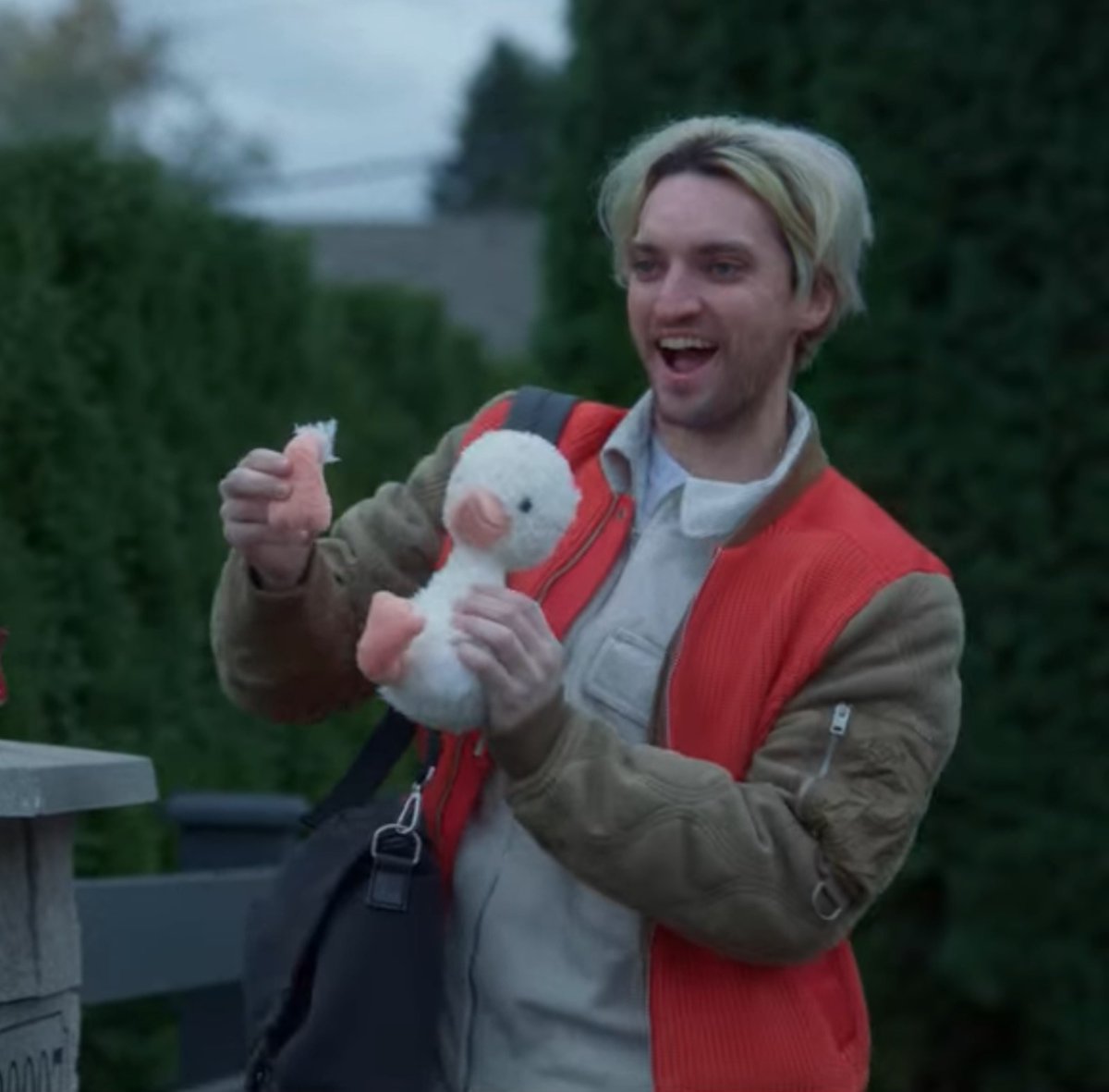 call_elf's tweet photo. @QuestionAnders There's something goosebumping in blonde guys and their ducks... https://t.co/YBxH5oVZUV