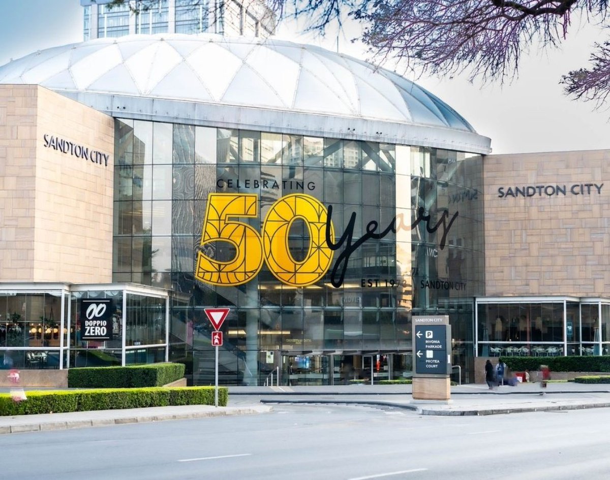 thulasindi's tweet photo. Tomorrow is going to be SPECTACULAR... 
@SandtonCity turns 50 &amp; to celebrate @AfricaRiseStore is giving the first 50 customers that walk through our doors 20% off everything 😍💃🏾 
Late night shopping 9:00-21:00
LIVE performances in the mall.
Going to be fun https://t.co/i6yYL381Fs