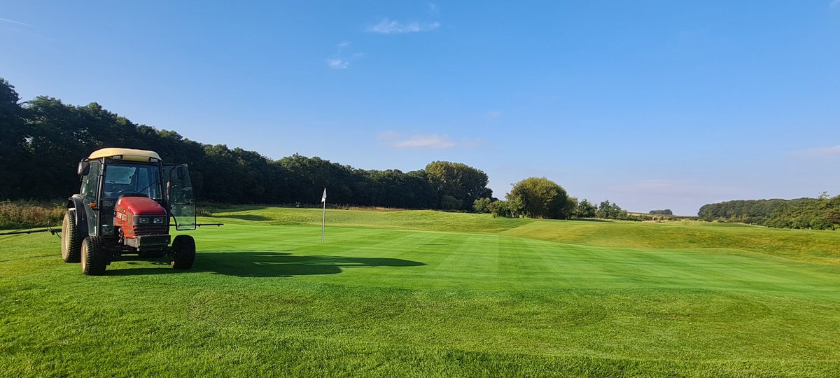 Out spraying greens this morning, T-Thatch and Soilmax Plus ready for scarifying in a couple of weeks ⛳️⛳️ <a href="/terralift/">Terralift</a> <a href="/Aitkens_turf/">𝔸𝕀𝕋𝕂𝔼ℕ𝕊</a> <a href="/Paul_Aitkens/">Paul</a>