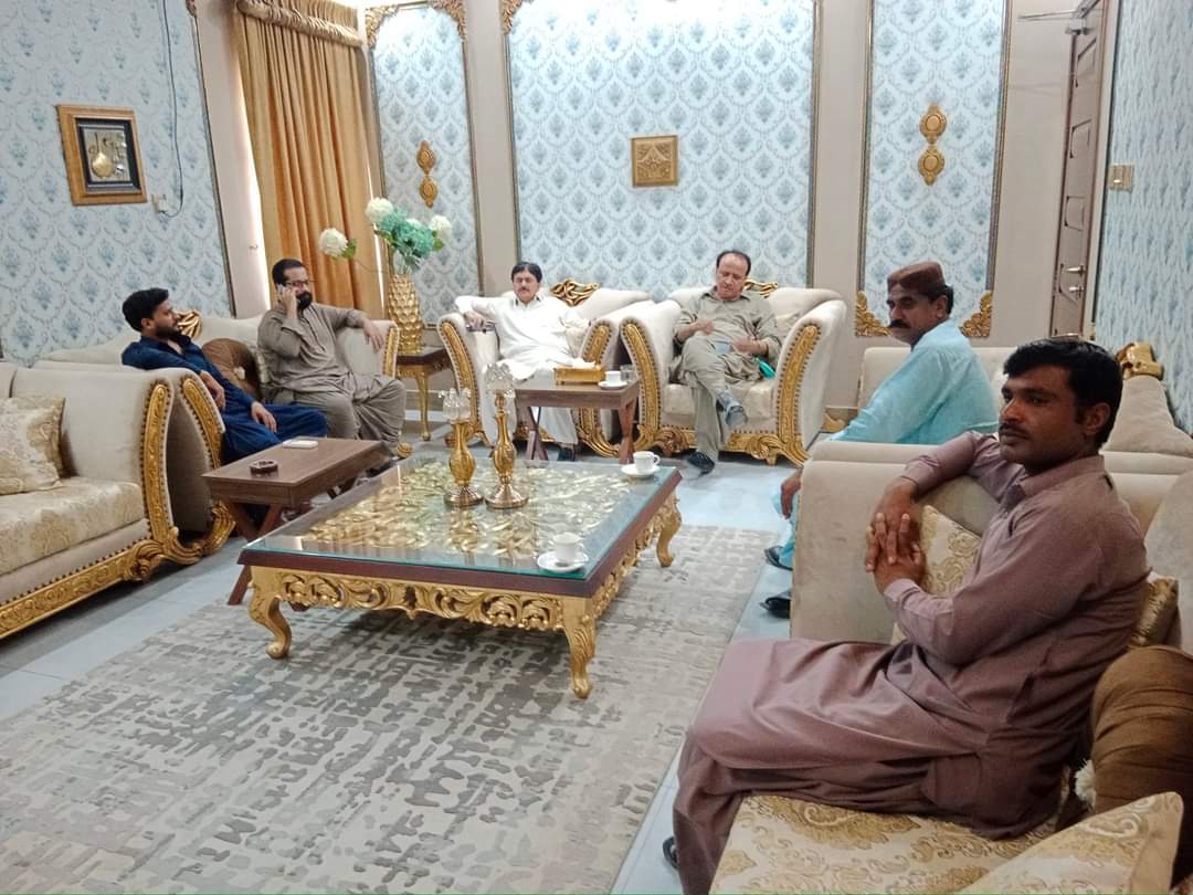 MunirChandioPPP's tweet photo. #عوامي_ليڊر_عوام_جي_وچ_۾
#PakistanPeoplesParty Devisional General Secretary #SBA ex #MPA Mumtaz Ali Chandio Sahab meeting with people of #PS_35 at Chandia House #NaushehroFeroz. @mumtazchandiomp @BBhuttoZardari https://t.co/TZ5EyqE88Y
