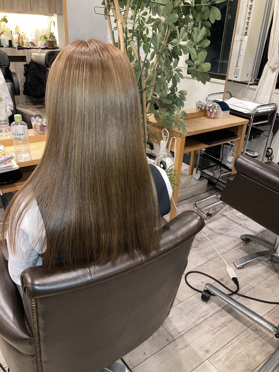 shogun_tabata's tweet image. MJです🐶
美容院行って髪の毛生き返った💇‍♀️
綺麗に伸ばしてスーパーロング目指すぞ😌🙌
#将軍田端 #美容院 #M3D #パチンコ #スマスロ #筋トレ女子
