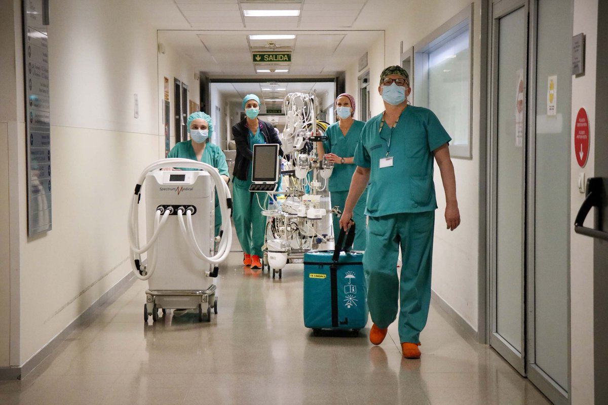 HospitalLaFe's tweet photo. 🏥El @HospitalLaFe alcanza 1.000 trasplantes cardiacos. Este centro es junto a Puerta de Hierro el único de España que ha logrado este hito.

🔹La Fe fue el hospital que mayor número de trasplantes cardiacos realizó el año pasado en toda España
🔗📰https://t.co/6GL88nR7SD https://t.co/4LrX0LbrqD